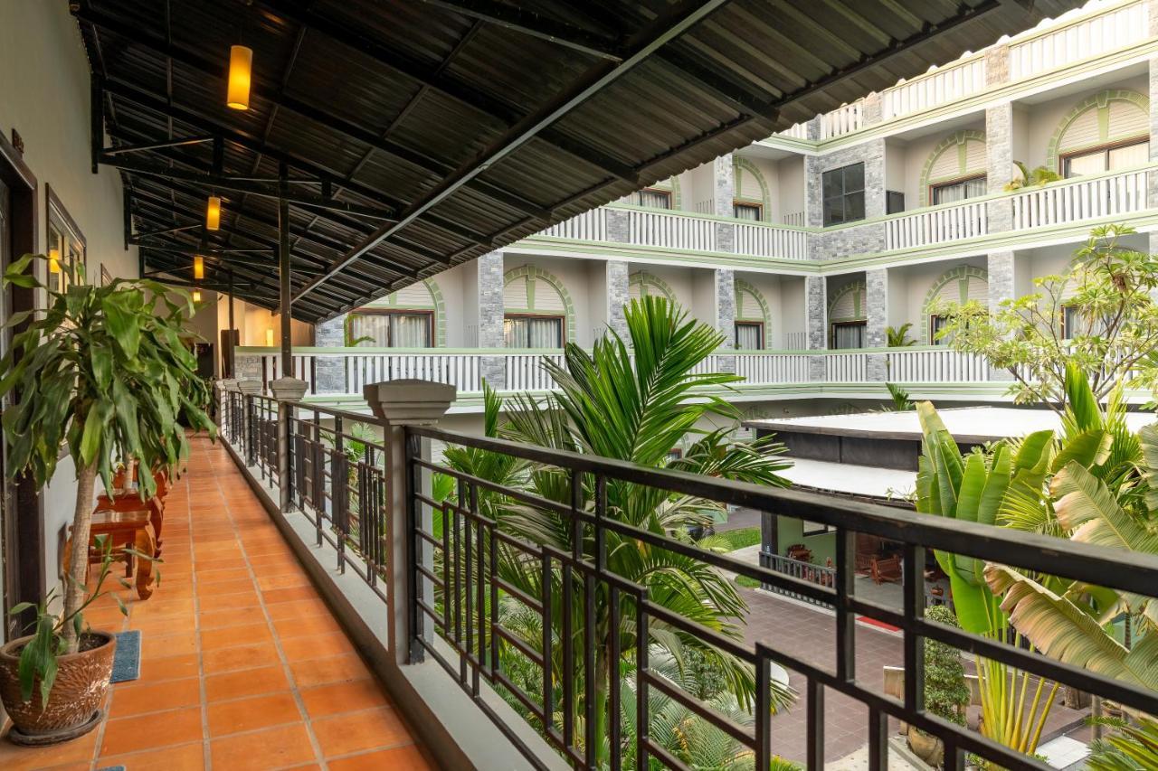 Reveal Angkor Hotel Siem Reap Exterior photo